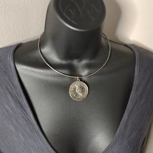 Round Metal Pendant Necklace